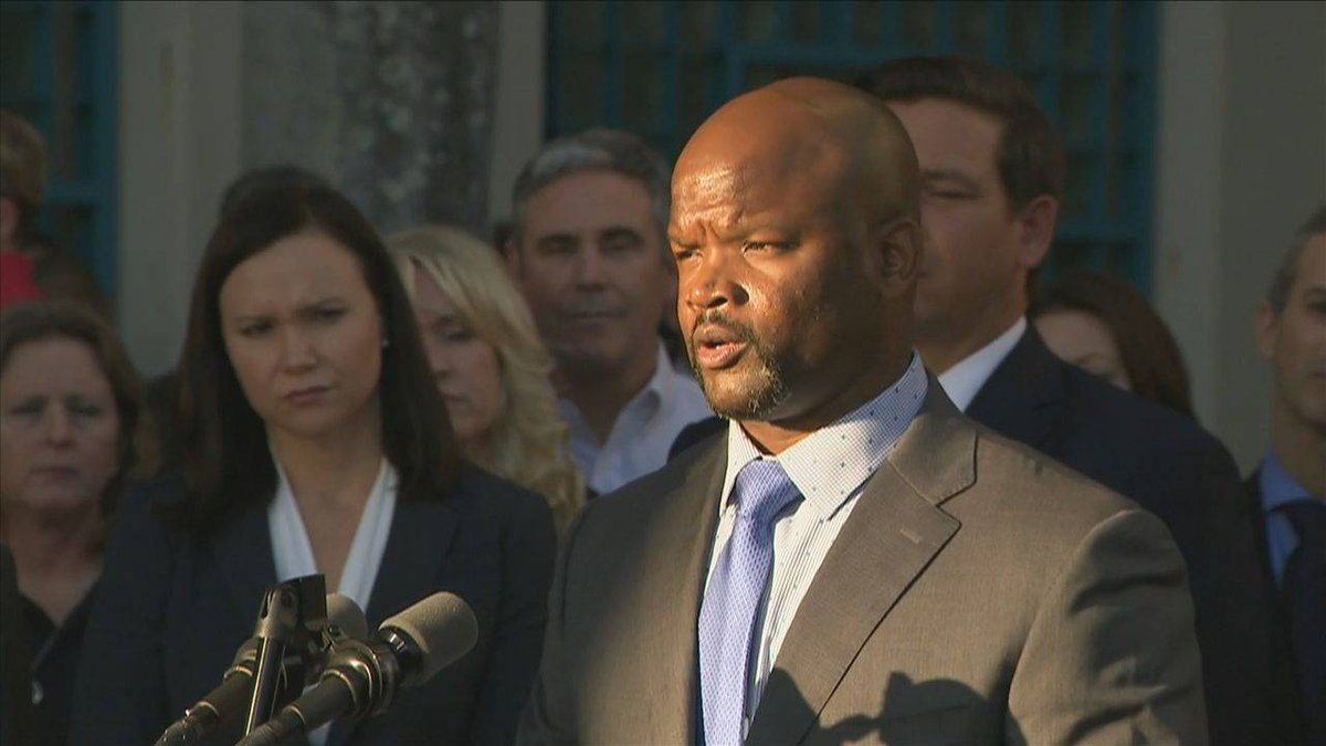 Who is Gregory Tony, the new Broward County Sheriff? bit.ly/2VJ5O2V?utm_so… https://t.co/pLZnRfXySp