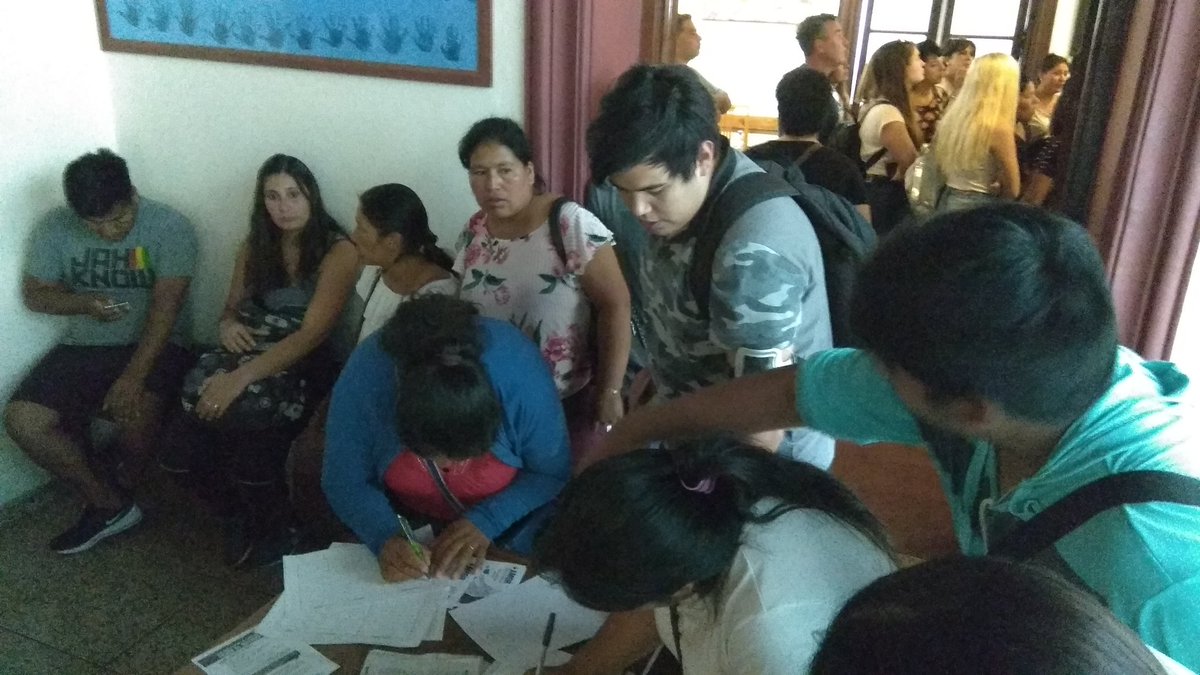 EmilianoAMolina's tweet photo. Hoy se desarrolló una reunión en el departamento de Maipú con estudiantes que han sido afectados en el recorrido desde Maipú a la UNCuyo con la implementación del Mendotran. Los estudiantes también le decimos #NoAlMendotran #NoAlTarifazo https://t.co/ugJhRDDwXF