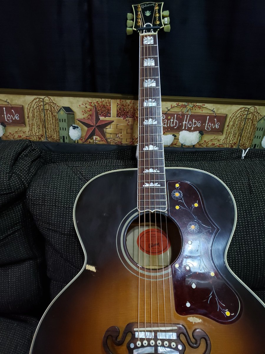 JTVagabond's tweet photo. @luceromusic 
She my best girl
She's got 6 strings #gibsonguitars #acoustic https://t.co/jUOoNWXA4i