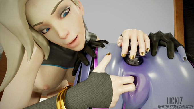 Widow's ass is still tight enough to hold that glass dildo in place. Meanwhile Mercy got hungry and begun