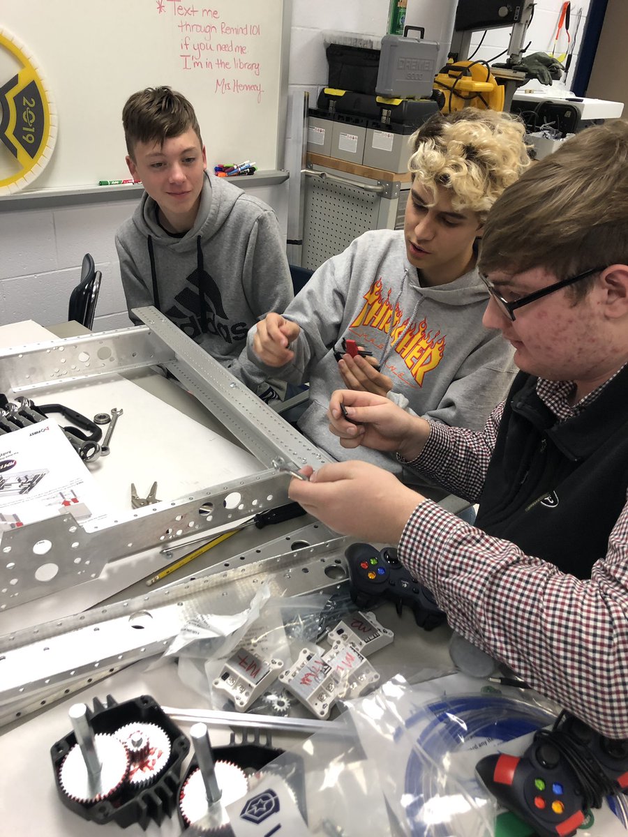 aynorrobotics's tweet image. Week one down and five to go.⚙️🔩
#morethanarobot #FIRST