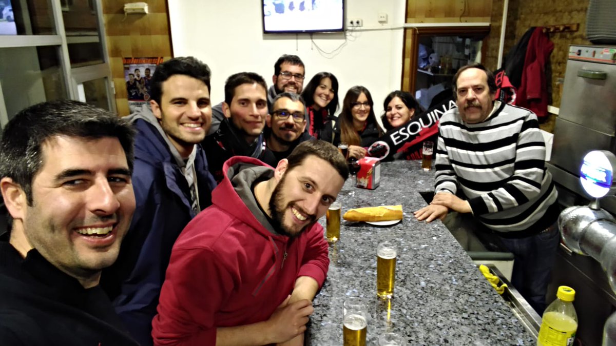 EsquinaRN's tweet photo. Celebrando la victoria del @FundacionCBG en #ElMarrano saboreando las viandas que el chef nos ha ido sugiriendo. https://t.co/BGHXIcNgyB