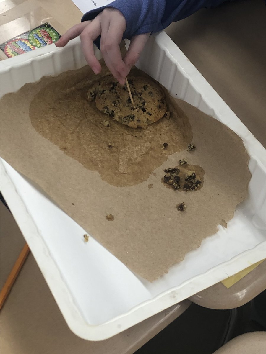 MrsRSthirdgrade's tweet image. We’re learning about Earth’s resources and how we use them. Today’s experiment had us pretending to “mine” chocolate chips from cookies and exploring the leftovers. Next week, we learn how to take better care of our planet! #thirdgradescientists #engagedlearning