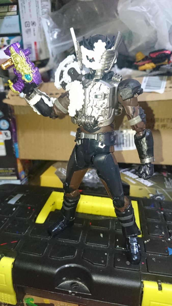 孝平 Ar Twitter フィギュアーツ改造 エンジンブロス 完成しました 左肩のモールドは省略しましまた 次はお兄ちゃんか お兄ちゃんは差し換えでヘルブロスとリモコンブロスを再現できるようにしたいなぁ ニチアサフィギュア改造部 造って遊ぼ