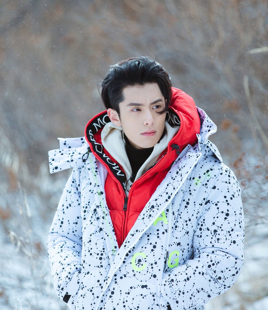 💫 Dylan Wang Updates 💫 on X: Monday ~ Pineapple hairstyle for everyone  ❤❤❤ #DylanWang #王鹤棣 #WangHeDi  / X