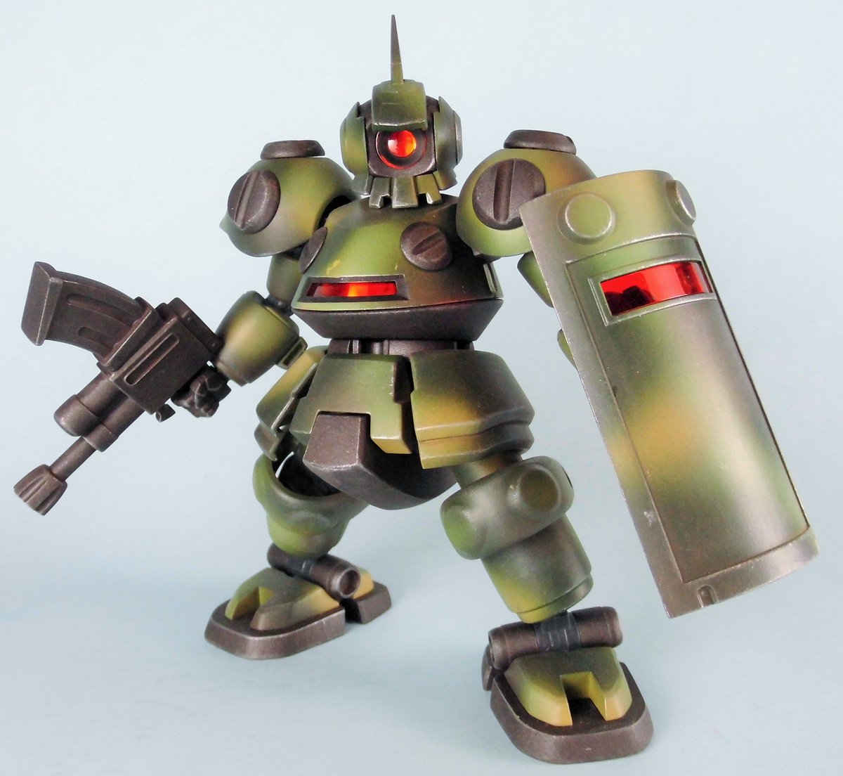 Tranabe Auf Twitter ダンボール戦機よりlbxデクー 迷彩ver です いつもの塗装ですね 笑 これもプラモ教室のサンプルとして作りました お子様と一緒に来る保護者のお父さん向けですね クスッと笑った人は知ってるってことだよね 笑 マーキングもすれば良かっ