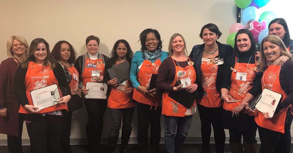 amyb2713's tweet photo. What a great day of growth with the best ASDS team there is at #NJMASDSMTG Humbled to be recognized with these dedicated individuals and honored to work with this amazing team! @wilkie_cindy @JackieGiusti @nyyroro @hollylizzie @jcrchoke @AngelCook8 @rosas2821 https://t.co/2WQLBcSRgk