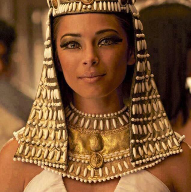 #المرأة_المصرية ليست كأي أمرأة أخري فوقت ان كانت المرأة  يتم سبيها وبيعها ووأدها كانت المرأة المصرية تقود الجيوش وتعتلي العرش #مصرية_و_أفتخر