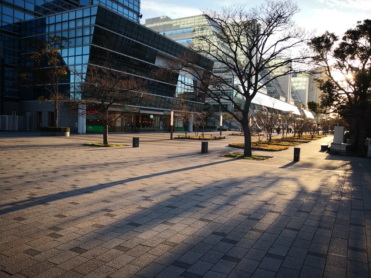 Ebaseball プロリーグ公式 会場までのアクセス2 りんかい線からは国際展示場駅で降り 東京ビッグサイトまでの道を コンビニを目印に右に曲がってください 横断歩道を渡って左前に見えるエスカレーターで2階に上がってください Tftビルを抜けた先がtft Ebaseball プロリーグ公式 会場までのアクセス2 りんかい線からは国際展示場駅で降り 東京ビッグサイトまでの道を コンビニを目印に右に曲がってください 横断歩道を渡って左前に見えるエスカレーターで2階に上がってください Tftビルを抜けた先がtft