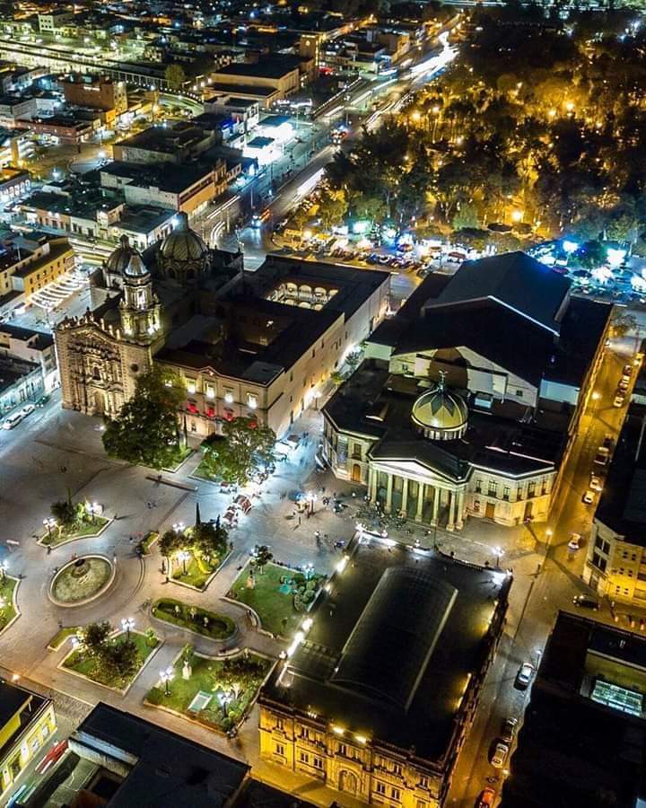 ViajeroAdicto's tweet photo. 📷Hermosa vista aérea nocturna de una bella ciudad #SanLuisPotosi 😱
#Mexico ¡Así que si vienen por aquí, visítenla! 👊💪👣📸 https://t.co/fFxq1lcfju