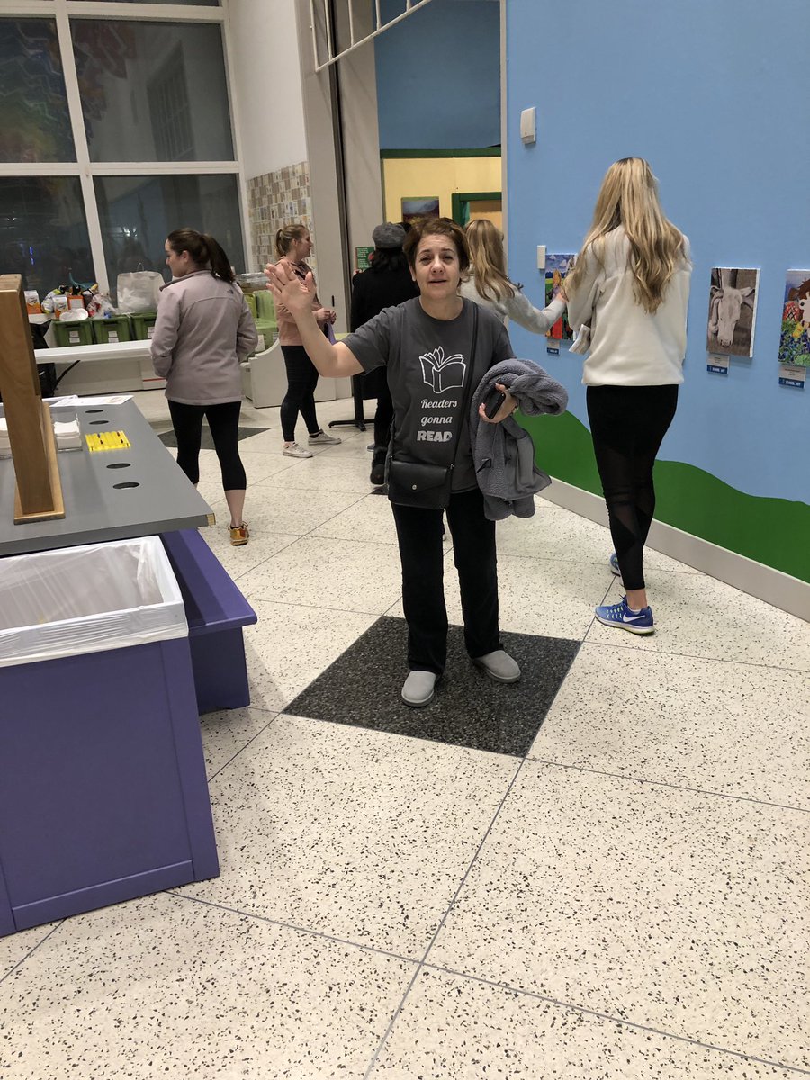 N_RobbinsAdams's tweet image. Night at the Museum with the @smithacad 4th grade girls! This is just the beginning of the fun @cmhouston #girlsnight #teachingafterhours