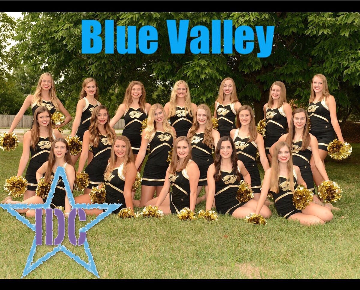 🌟Social Media Challenge‼️ The Blue Valley Tigerettes are competing at Innovative Dance Championship and they need your help! Like and retweet this post!
⠀
The team with the most likes/shares/retweets accumulated by 2/1 will win the IDC 2019 Social Media Challenge! #idc2019