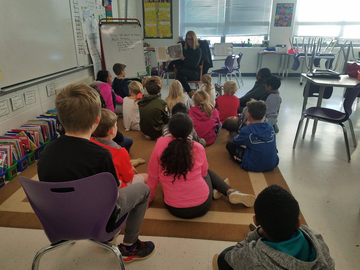 MGalloSLES's tweet photo. There was excitement all day anticipating our parent mystery reader! https://t.co/gEW9YO7Afy
