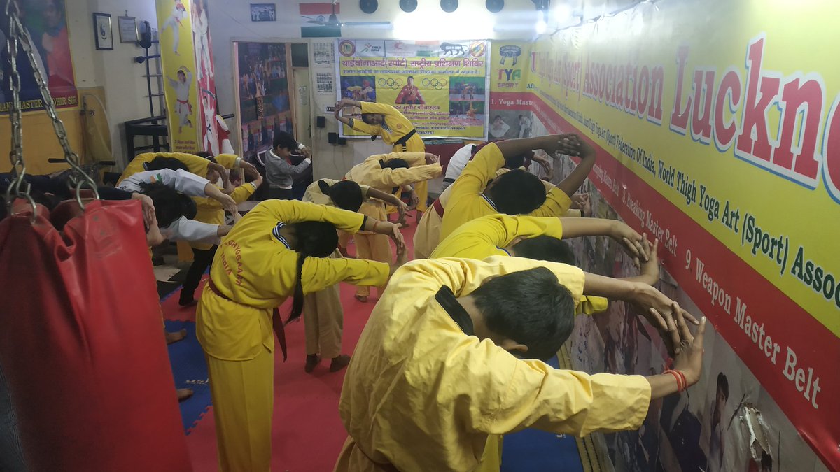 tyasportindia's tweet photo. 1st Day of Seminar is successfully completed
Students practice many types of moves 

Lot of thanks all supporting staff of Sanskar fight club - Lucknow and Students
#SelfDefence #DefenceAttackingSystem @narendramodi @Ra_THORe
@ChetanChauhanCr @GSudhirji https://t.co/yFAy7CsKie