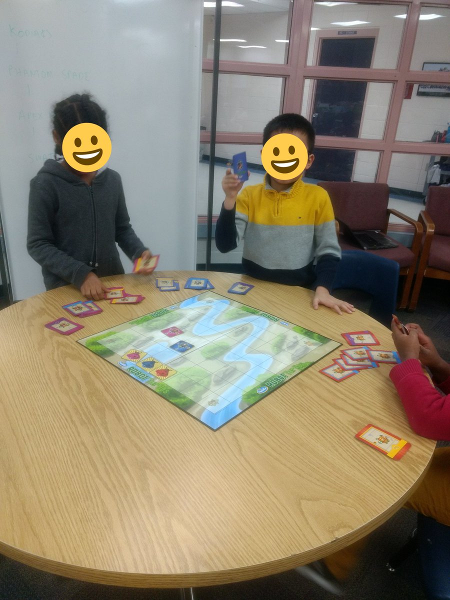 KathyConroy1's tweet image. This week in the Learning Commons: #robotturtles and #marshmallowtowerchallenge!
#beginnercoders
#learningcommons