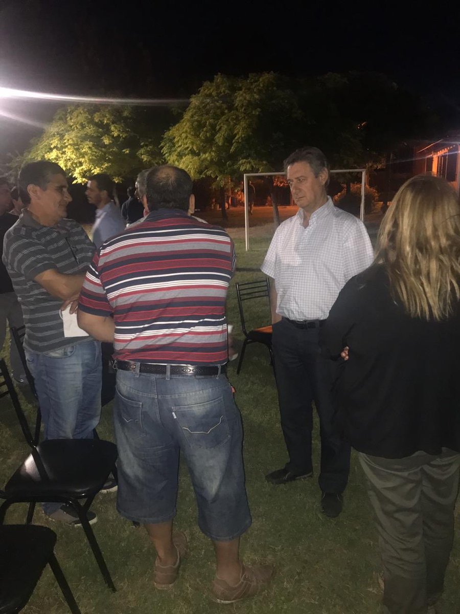 omarchafifelix's tweet photo. Nos comenta preocupado el productor Domingo Dichiara que el pronóstico de cosecha de esta vendimia es muy inferior al que están estimando. Hay mucha menos uva que el año pasado.
Sin políticas  contraciíclicas el estado es sólo ausencia https://t.co/zwU7pXwzVm