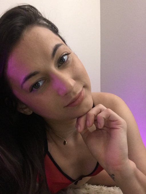 Don&rsquo;t forget to keep voting for me in the MV Awards for MV New Cummer of the Year!!! I&rsquo;m in the top 20<a href="/tag/manyvids"class="tags"><span>#manyvids</span></a><a href="/tag/mvsales"class="tags"><span>#mvsales</span></a>