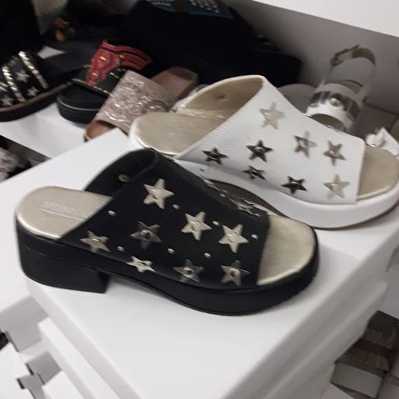 TaconeandoZ's tweet photo. #taconeando zapatos https://t.co/QFL5xtT0qD