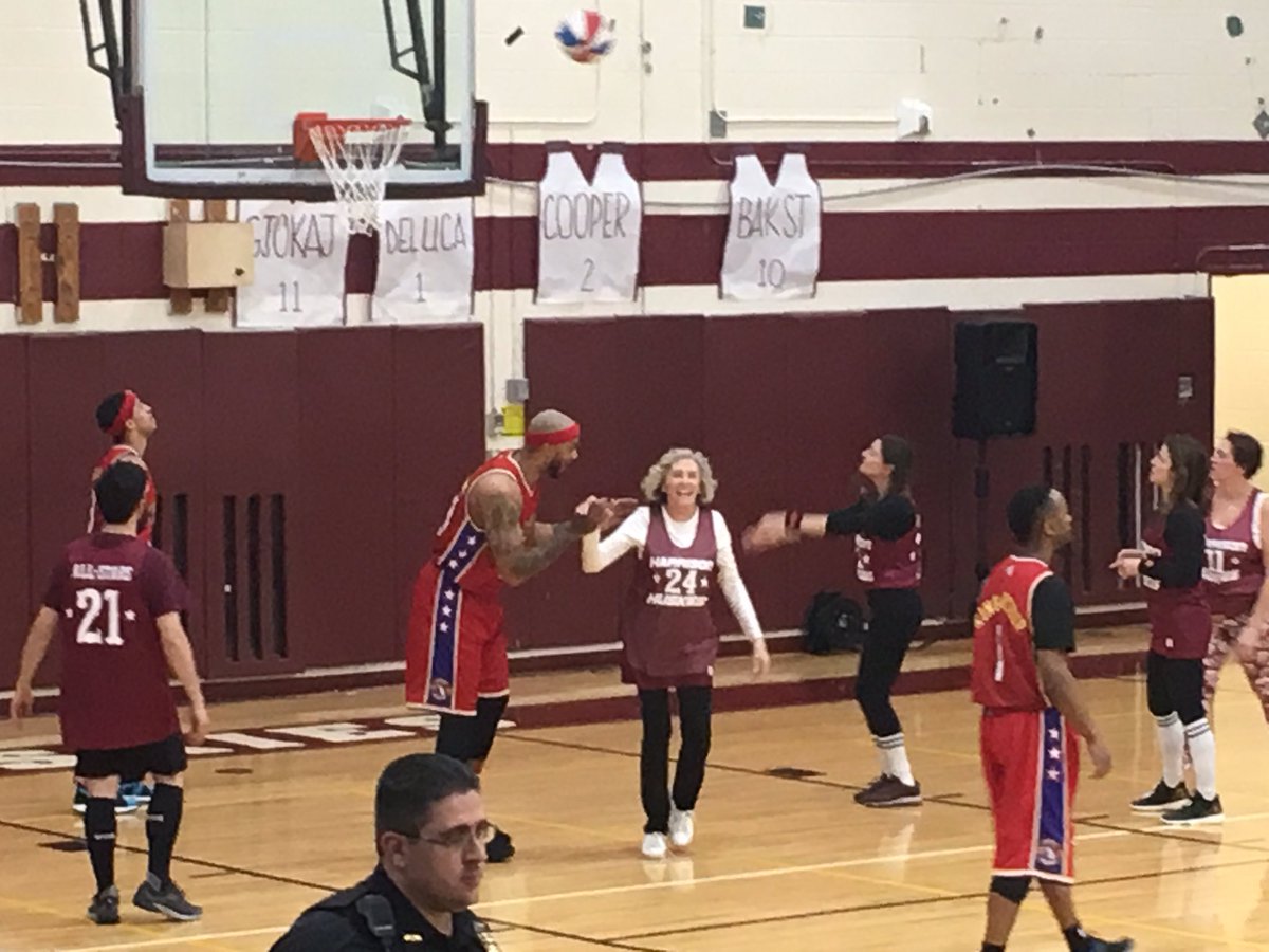 PAR_PTA's tweet photo. It was an exciting game. Harrison All Stars vs The Harlem Wizards!! https://t.co/oeZNLM7u8O