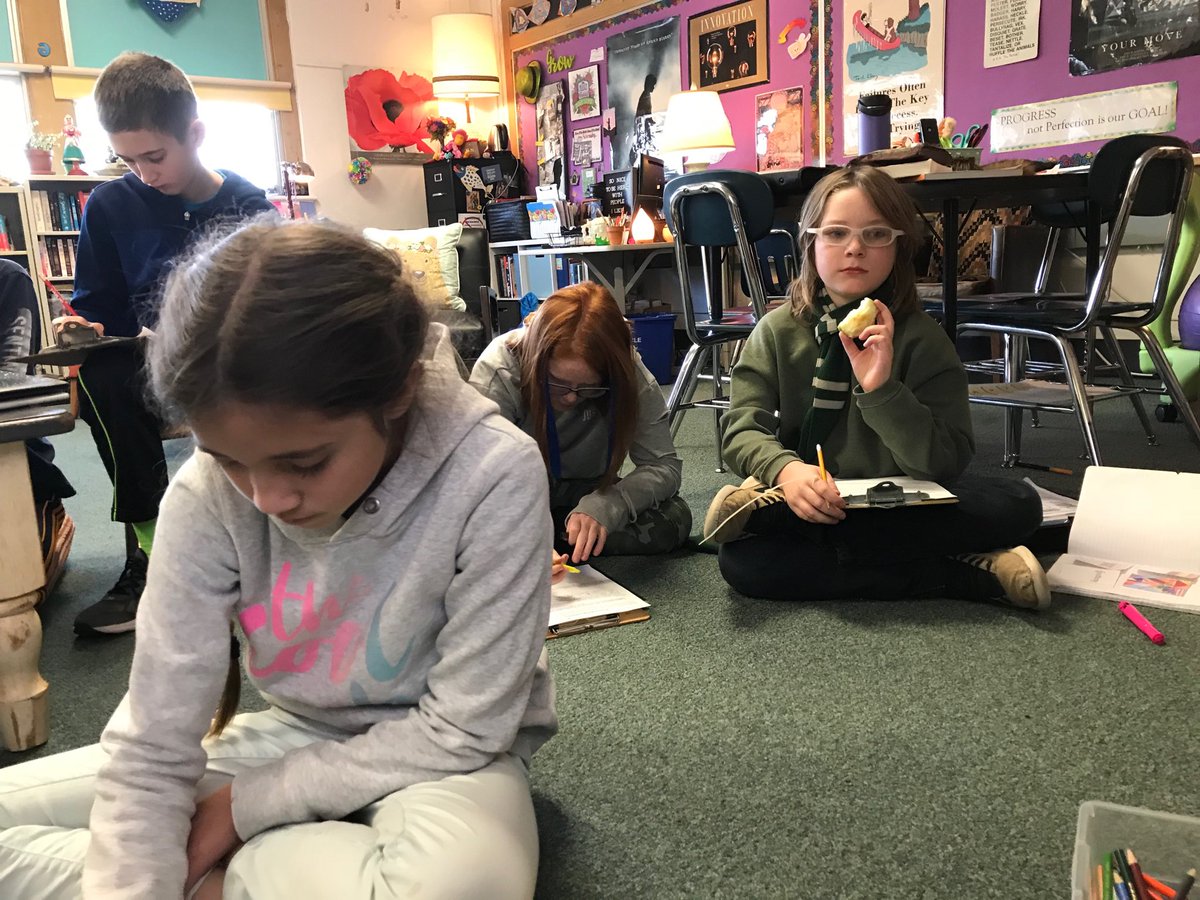 FidKidsRead's tweet photo. Fifth grade readers laser focused on our lesson. Way to end our first week back! 🦅 #bsdpride #soarmore #fidkidsread https://t.co/hmjaUz62Cr
