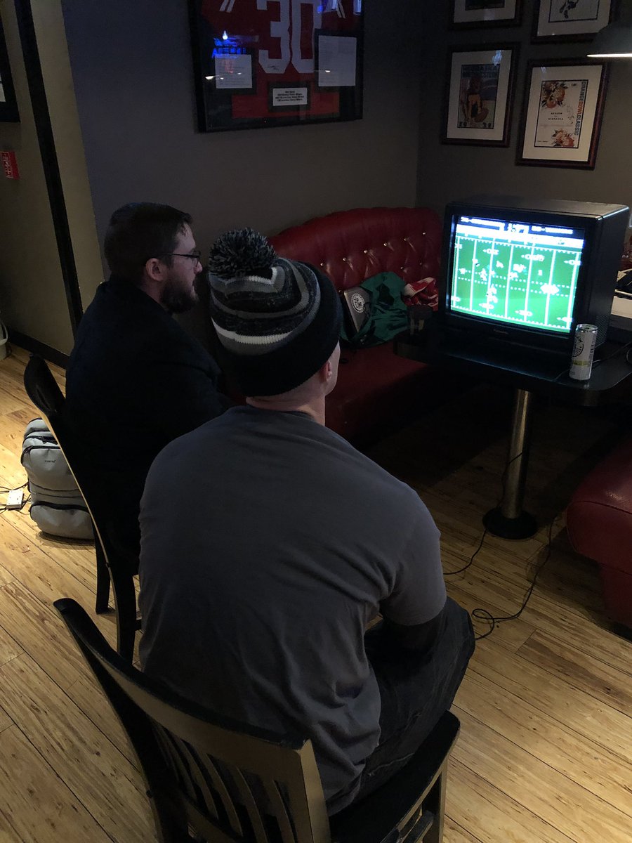 KimberlyPaseka's tweet image. Popped into @BarrysBarLNK on the eve of #TecmoLNK during date night!