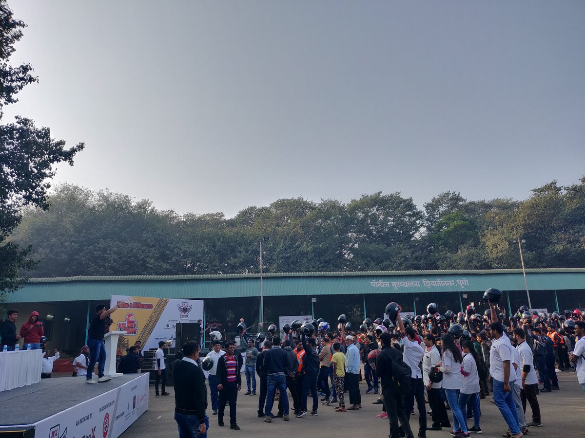 rujutaparekh's tweet photo. Hundreds gather for helmet and road safety rally. @TOIPune @hashPune #PuneforHelmets https://t.co/ri3lNBOaNu