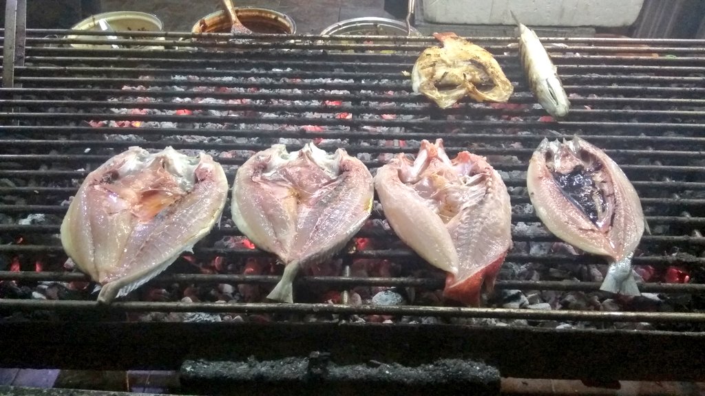 Semoga lekas sembuh, Palu!
Kembali hebat, Donggala!
Ceria lagi, Sigi!

Stay Strong Petobo, Baloroa, Jono Oge, Sirenja.

Sampai jumpa, Sulteng.
Kaledo, Bawang &amp; Duriannya mantap.
Masakan ikannya pun juara.
#PaluBangkit
#SultengBangkit
#WorldHealthOrganization
#RiskCommunication