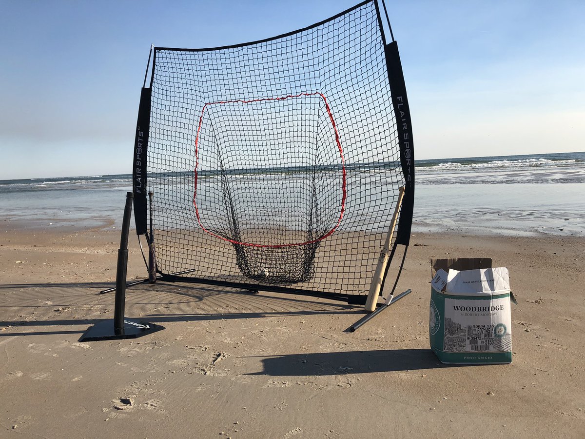 DaGodsBaseball's tweet photo. Player/Coach L. Freda begins his offseason workouts in Topsail Beach, NC #NoDaysOff #Dingers https://t.co/lJqnaZoJXY