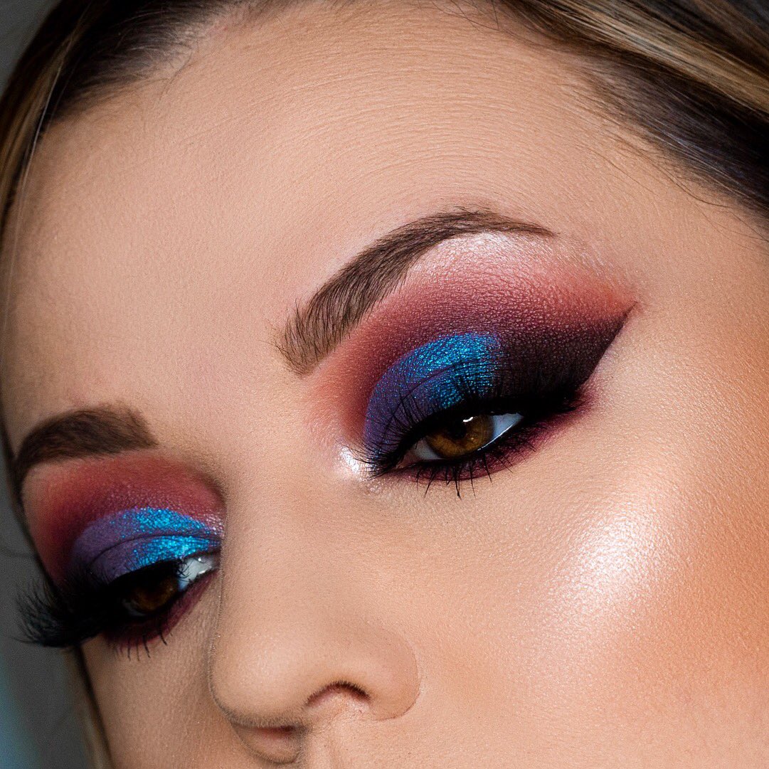 #FlashbackFriday to one of my favorite looks using the @MannyMua733 #LunarBeauty Greek Goddess Palette! I reach for this palette more than any other lately for my everyday makeup looks. #mannyMUA #greekgoddesscollection http://instagram.Com/kaitkmua