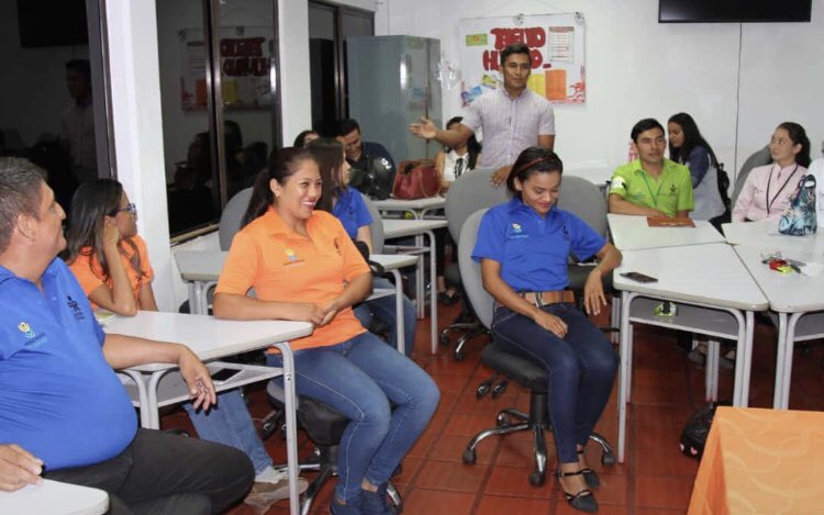 EstradaCarlosM's tweet photo. Dialogué con los aprendices líderes del Casanare, reflexionamos sobre el impacto de la cuarta revolución industrial como una oportunidad y la necesidad de desarrollar las habilidades blandas, tan demandadas hoy por el sector productivo. https://t.co/a2pRCYpCEg