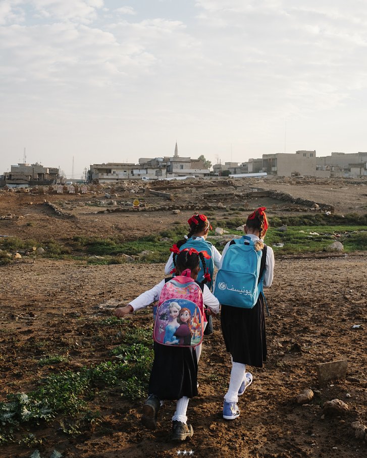 A #Mossoul, « il n’y a pas une famille qui n’ait des morts à pleurer, des disparus à déplorer » Un reportage de <a href="/helenesallon/">Hélène Sallon</a> et <a href="/alexrosehowland/">Alexandra R Howland</a>, un an et demi après la libération de la ville >>lemde.fr/2TM3yWZ