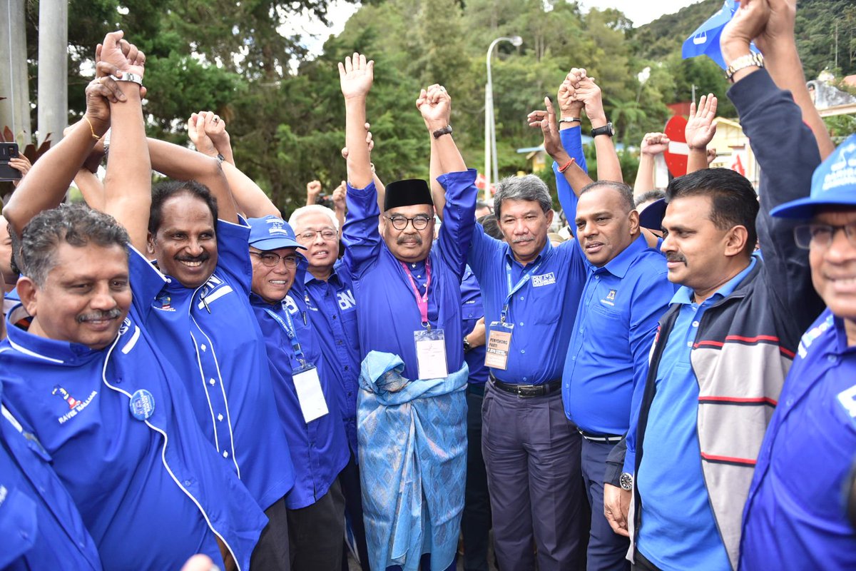 tokmatn9's tweet photo. Mengiringi calun di pusat penamaan calon bagi Pilihan Raya Kecil (PRK) kerusi Parlimen #P078 #CameronHighlands.

Terima kasih kepada  pemimpin-pemimpin parti dan penyokong yang ramai hadir pagi tadi...

https://t.co/xsOJlnlOTx https://t.co/lmYlF8gtPz