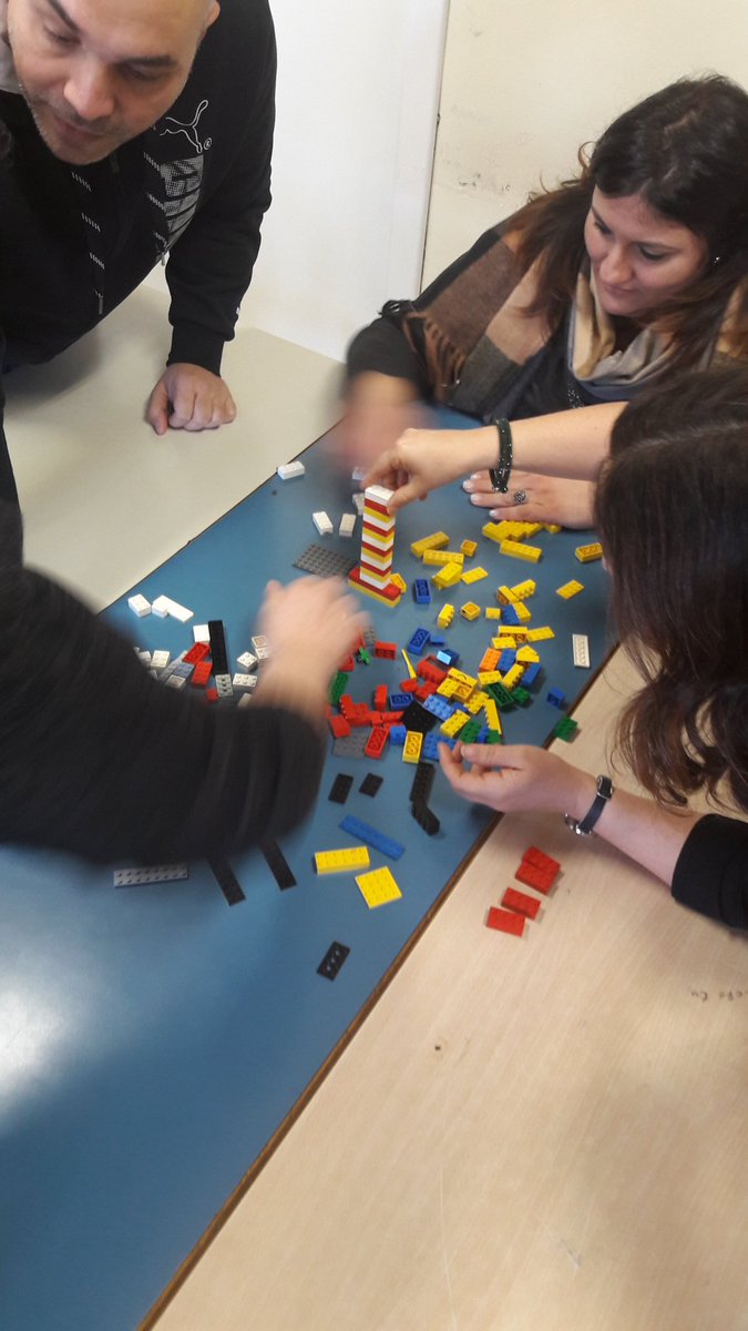 noasevilla's tweet image. Costruiamo una torre!
#agiletalks #agile @omixxam @CoderDojoSPQR