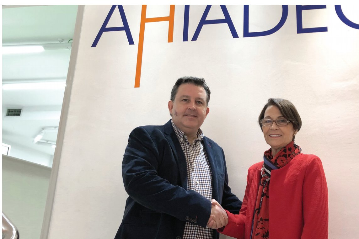 AHIADEC firma un convenio de
colaboración con la SEMDeS para dar a conocer y compartir conocimientos sobre Medicina Dental del Sueño entre higienistas dentales <a href="/AHIADEC/">AHIADEC</a>