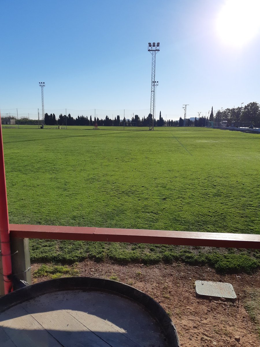 Dag 2 van het trainingskamp in Valencia. Pittige trainen vanmorgen op het veld net buiten de stad, sportcomplex Masia La Grava..🇪🇸🌞
Vanmiddag naar Valencia - Valladolid..⚽️
#masialagrava #trainingskampen #thewall #1team1doel
