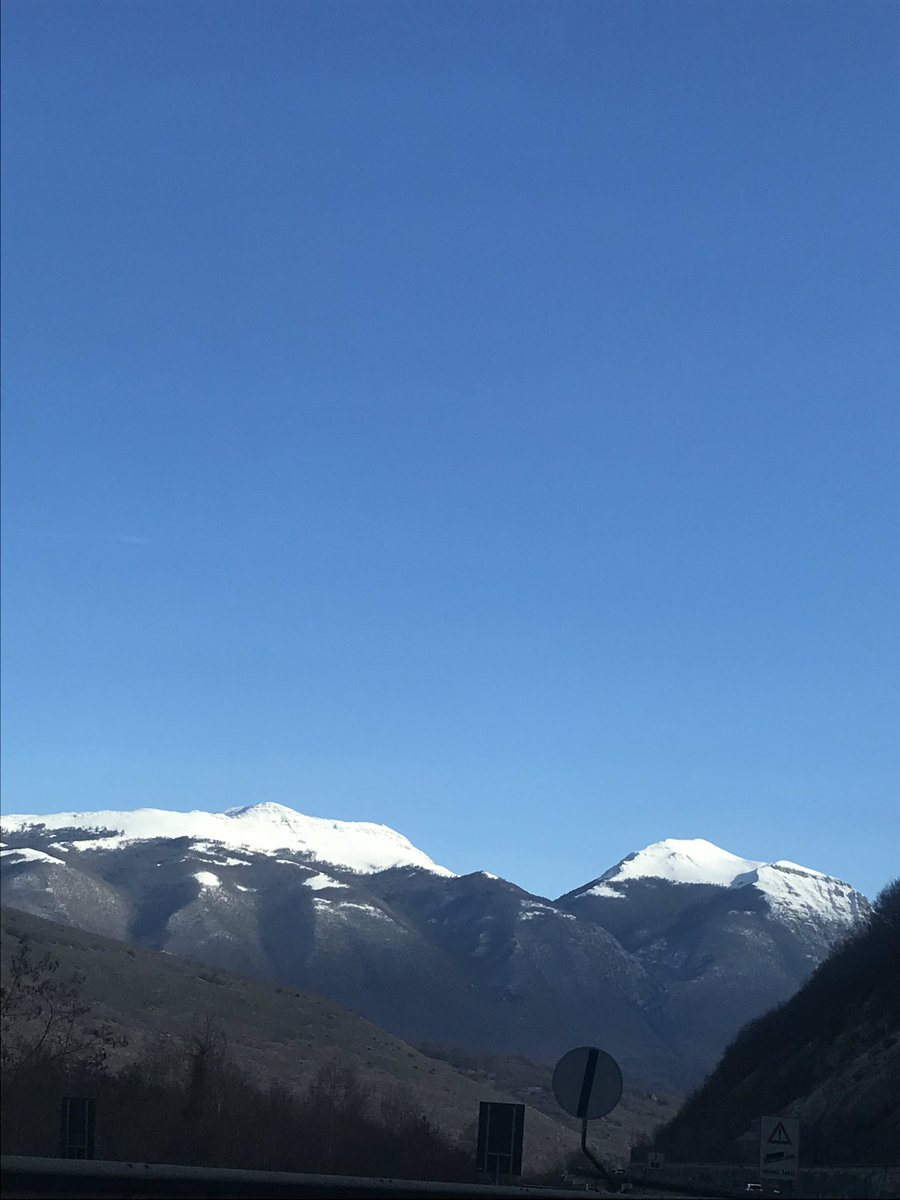 gasparripdl's tweet photo. Ieri #gasparritour in #Campania #Cava corso di formazione, oggi #Abruzzo parte la campagna elettorale di @forza_italia https://t.co/gfTu12cWIb