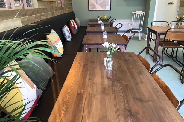 Congratulations to <a href="/KinsleysCrosby/">KinsleysCrosby</a> on their recent opening. I can confirm the hot chocolates are amazing! Head on down &amp; check them out

buff.ly/2FxjNDB