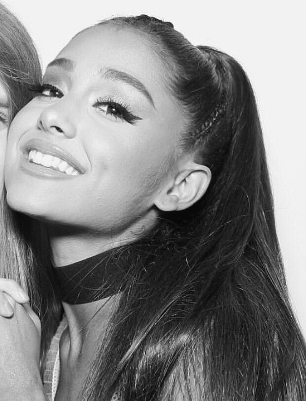 weIIsoon's tweet photo. ✧ countdown till i meet ariana ✧
↳ 19th august 2019, london ♡ https://t.co/N3xST4xDwd
