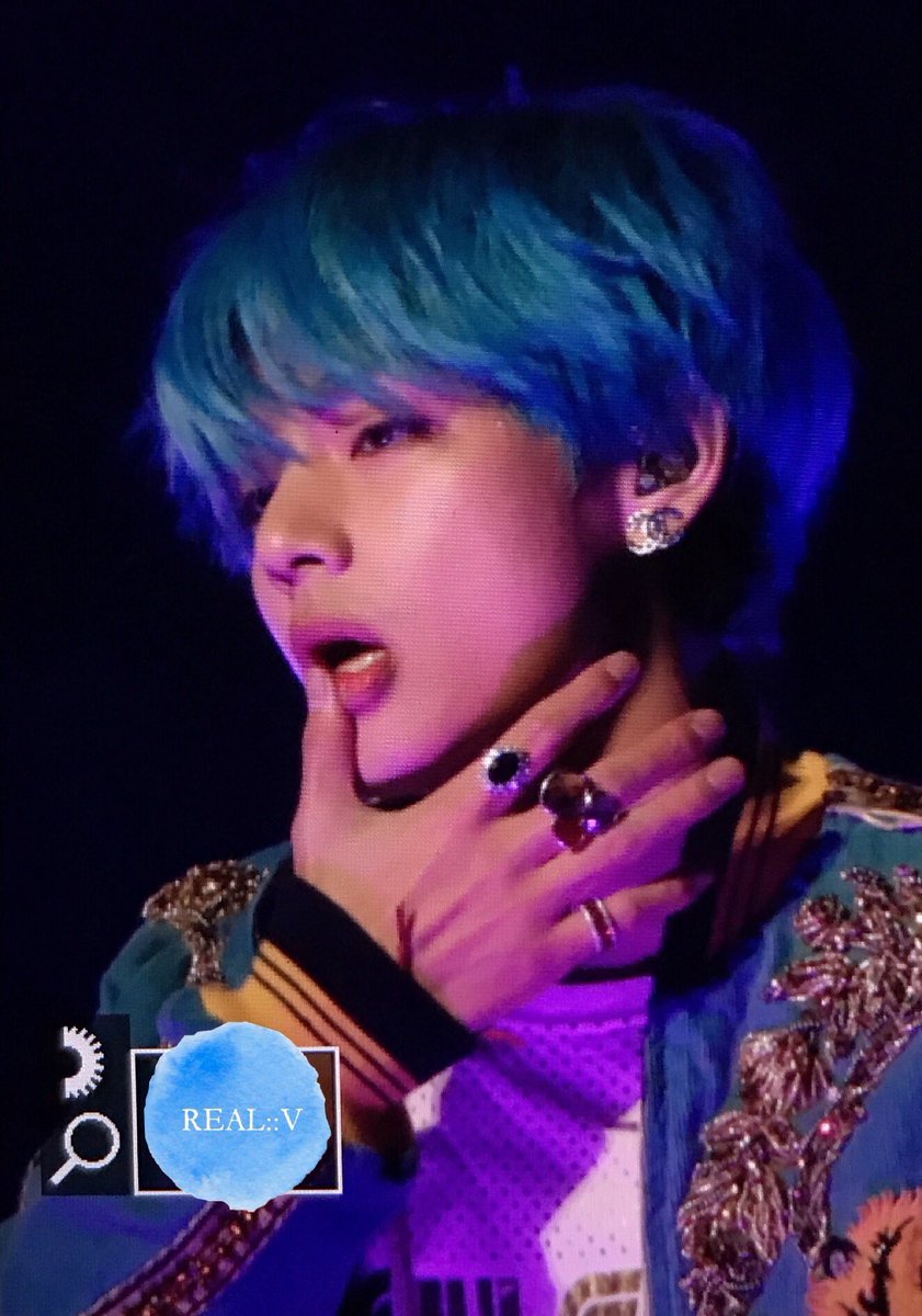 Taehyung Pics On Twitter Omggg Taehyung With Blue Hair