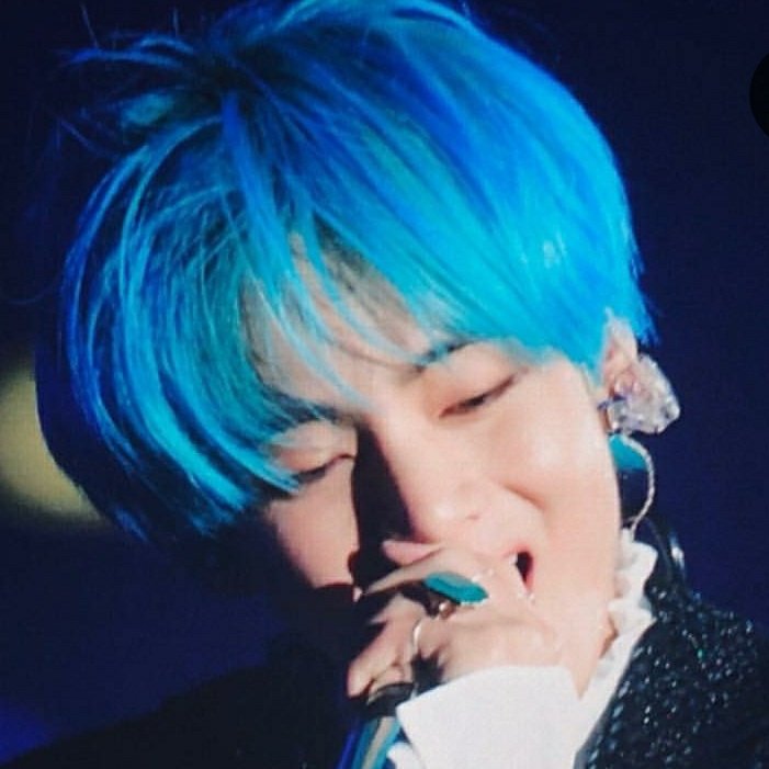 liaann95's tweet photo. Oh Dioossss. Es mi sueño hecho realidad 💙.
#BlueTae #BTS #V #Taehyung https://t.co/cnvZV5hh7t