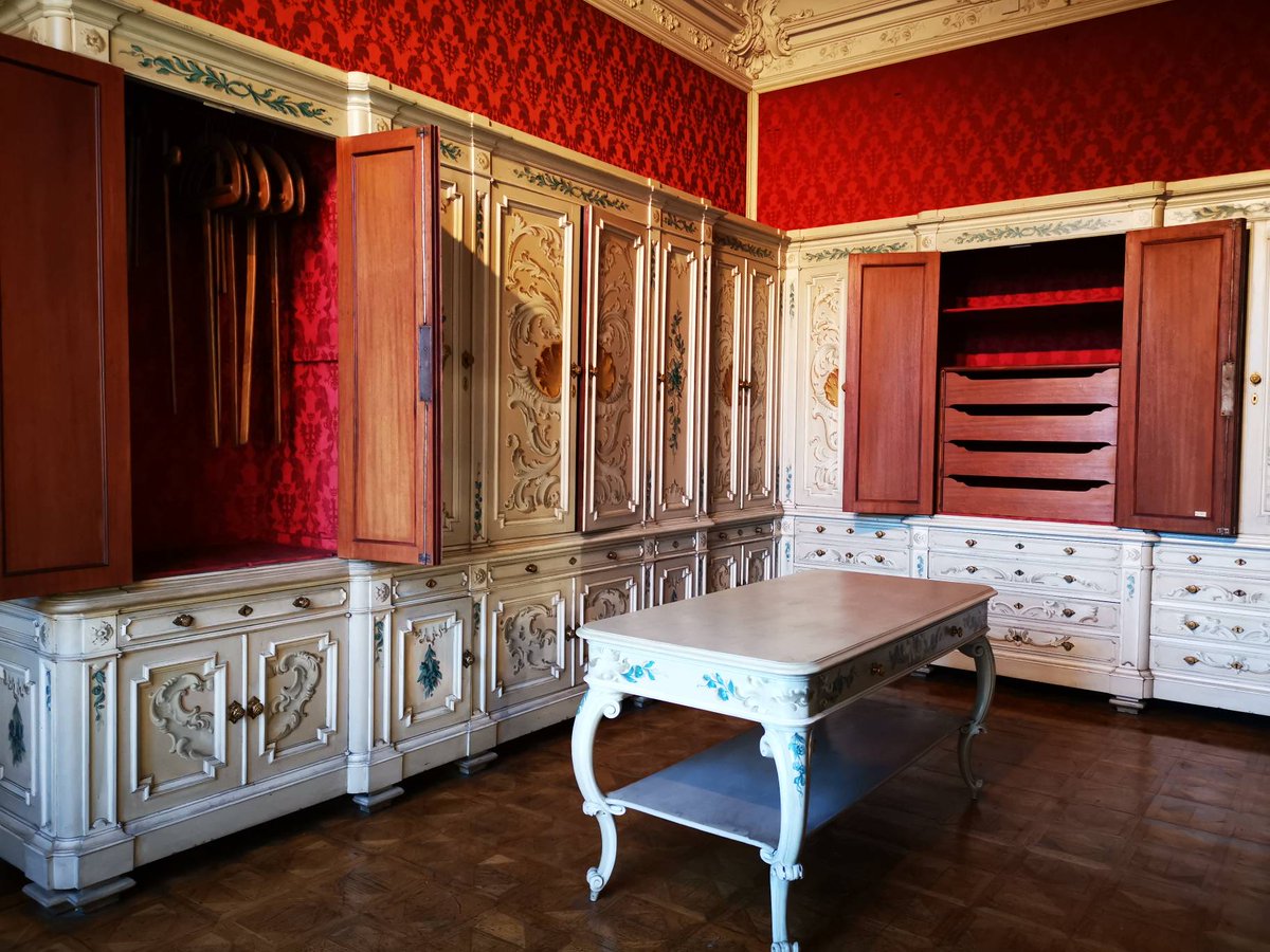 La Villa donata a Umberto dal padre, per le nozze con la cugina Margherita di Savoia, scelta in seguito alla tragica morte della sua promessa sposa. 
Gli Appartamenti Reali: un immancabile appuntamento con la storia e la bellezza.
(info: villarealedimonza.it)
#residenzesabaude