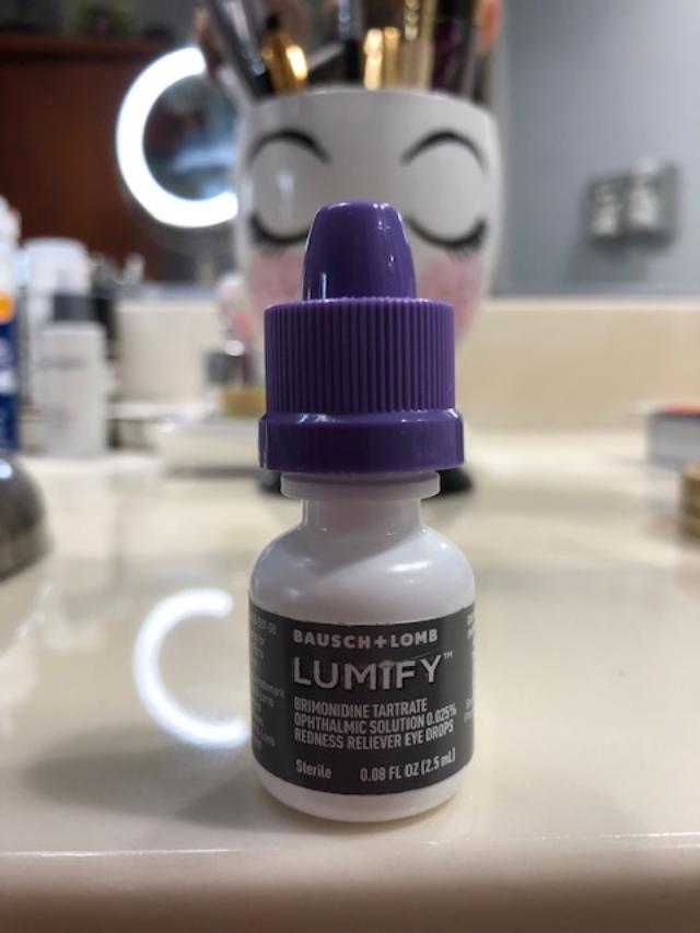 ginaalolaa's tweet photo. Keep your eyes bright, white and refreshed with LUMIFY™ Redness Reliever Eye Drops. Thank you @Influenster for this great product! I'll defiantly be buying this in the future. #WhiterEyesByLumify #LUMIFYDrops #contest #complimentary @LumifyDrops https://t.co/8KuFJhqt6U