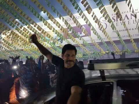 David_AdamCVF's tweet image. #ChiyaanVikram at #VettriTheatres for #SketchFDFS ❤
#ChiyaanVikram #Sketch @vijayfilmaker
#1YearOfSuperHitSKETCH  🙏❤