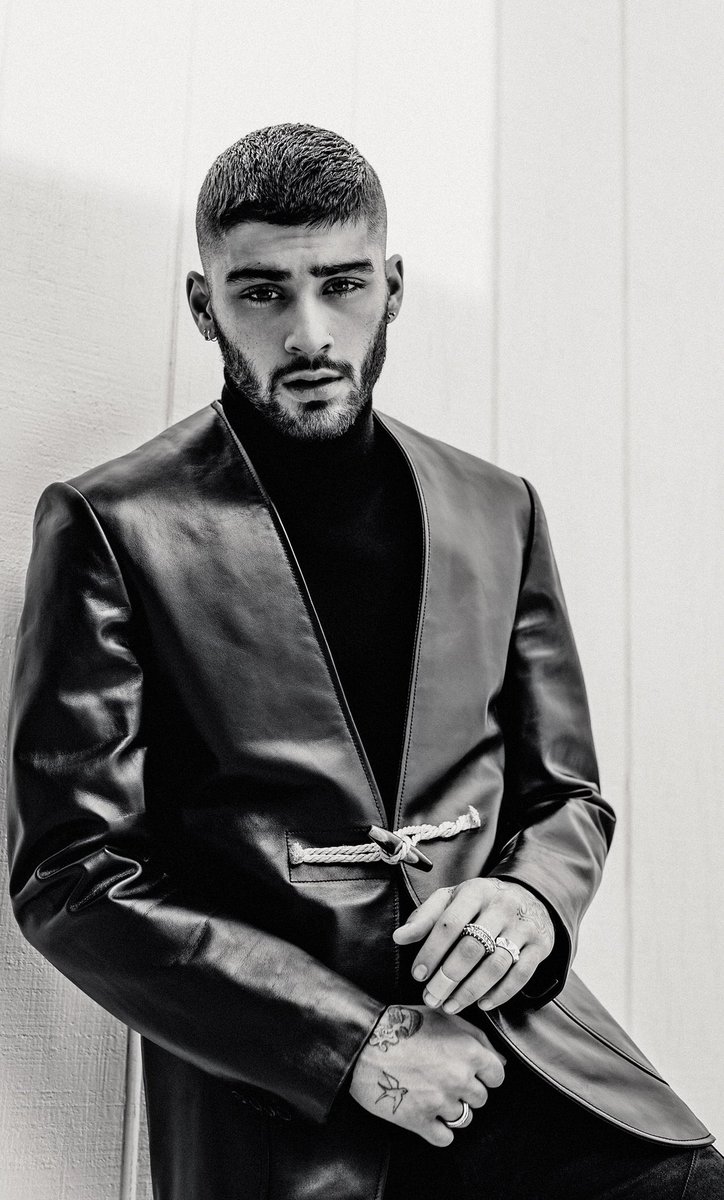 iMusicAlerts's tweet photo. Happy Birthday to the very handsome and talented @zaynmalik!

The singer turns 26 today. 🎉  #HappyBirthdayZayn https://t.co/ODfklyvSdj