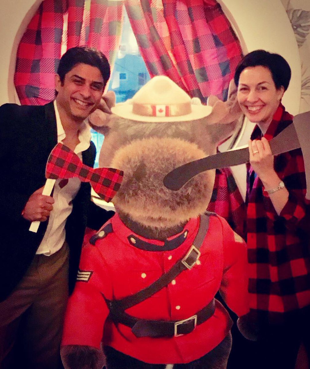 bhallavikas's tweet photo. Big warm welcome to The Consul General of Canada, Ms. Annie Dubé! Best wishes for Mumbai 😊 #lumberjackBASH #lovedthoseMapleToffees #canadainindia https://t.co/2O0pjzjbHa
