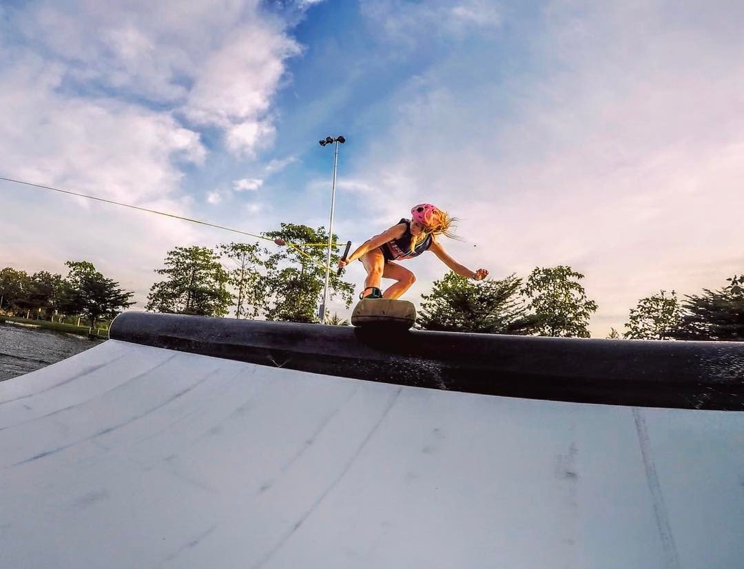 WWakeboarding's tweet photo. Photo by @jagodakolasinska
#womenwakeboarding is all about the strength on the board!
.
“Back at #TWP 💙
⠀⠀
#thaiwakepark #bestwakepark #GoPro
#HERO5 #roxy #beroxy #followwake https://t.co/ulvKXCMlFo