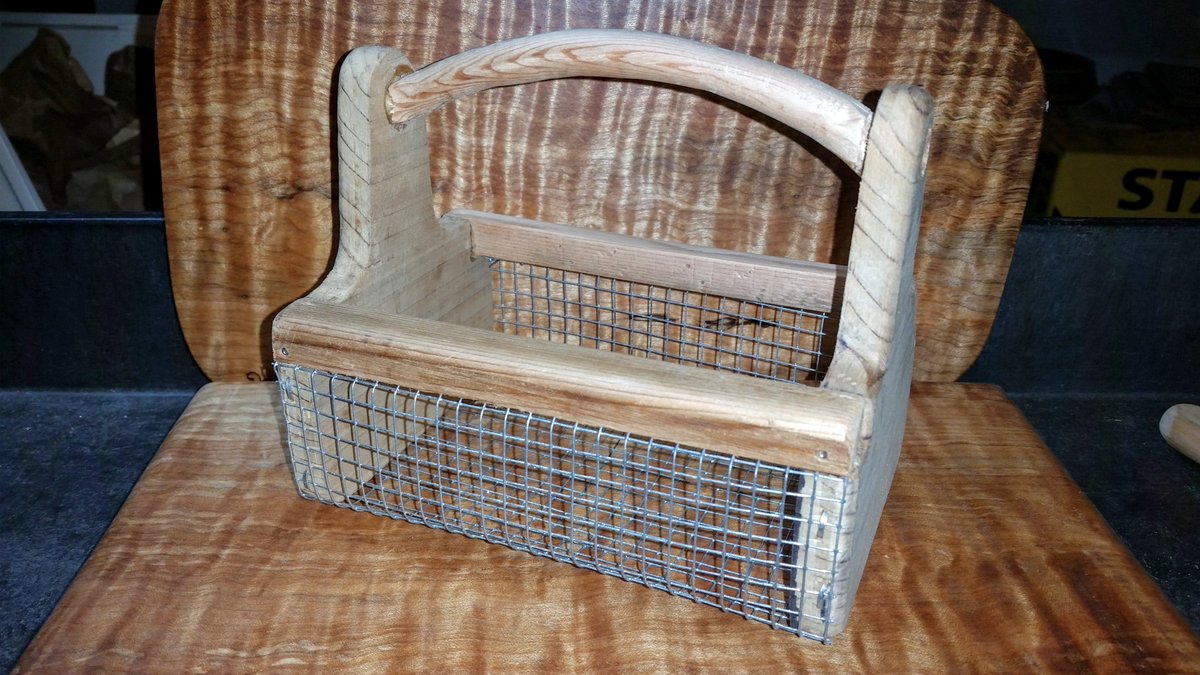 TrailExplorers's tweet photo. Next creation small garden hod for your garlic, unfinished https://t.co/5PEc2ngPGd