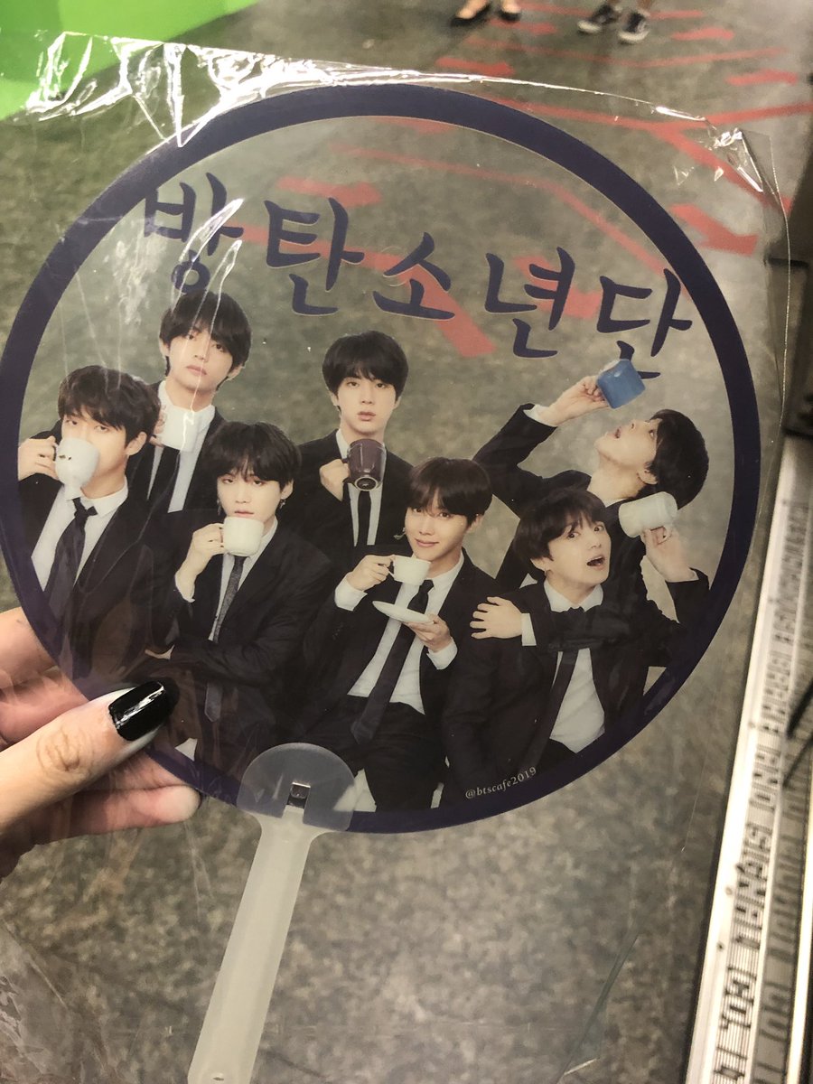 BTSCAFE2019's tweet photo. fans have arrived!! only left w a few $5 fanpacks do get yours asap ,, drop me a dm!! https://t.co/AxRxW9nSOh