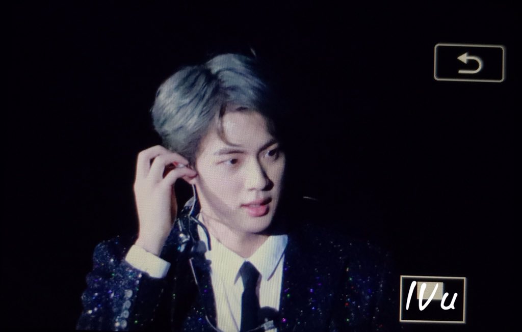 LVuBTS's tweet photo. LOVE YOURSELF Tour 
Nagoya
19112
#방탄소년단 #BTS #JIN #진 #SEOKJIN #석진 

@BTS_twt https://t.co/51XAhjHcDJ