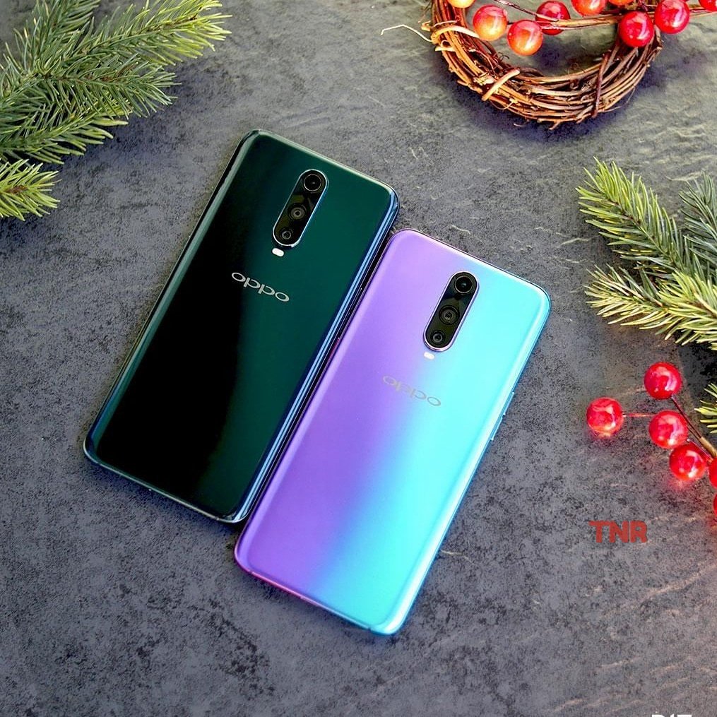 ArmanSaifi97's tweet photo. Oppo R17 Pro 😍 such a beautiful device right now
.
credit - @oppo .
.
.
#oppo17pro
#oppo17progradientcolour
#oppogradientcolourphone
#technewsreveal
#oppobezzellessphone
#oppoupcomjngphone
#oppofirstphonein2019
#triplecameraphone
#gradiantcolourphone
#r17
#r17pro https://t.co/2mP8zh7fJR